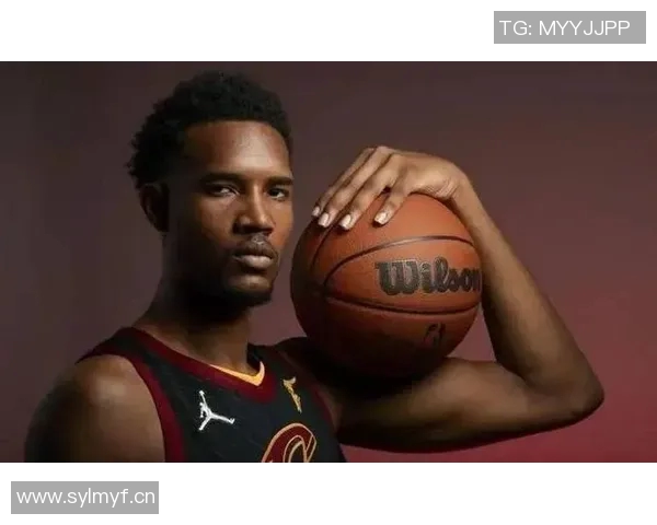 小莫布里首秀表现亮眼18分钟内砍下12分6板2助助球队取胜