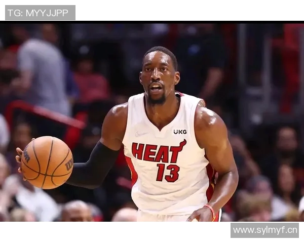 阿德巴约单场五记三分球创热火中锋历史新高表现令人惊叹